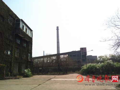 齐鲁晚报3月30日讯30日上午，历城化肥厂小区举办供暖设施成功改造庆祝大会，庆祝该小区成功加入了济南热力公司集中供暖，告别了小开云(中国)供暖。根据济南市的要求，城区134台35吨以下的燃煤供暖开云(中国)今冬供暖前必须淘汰升级，将不再供暖。